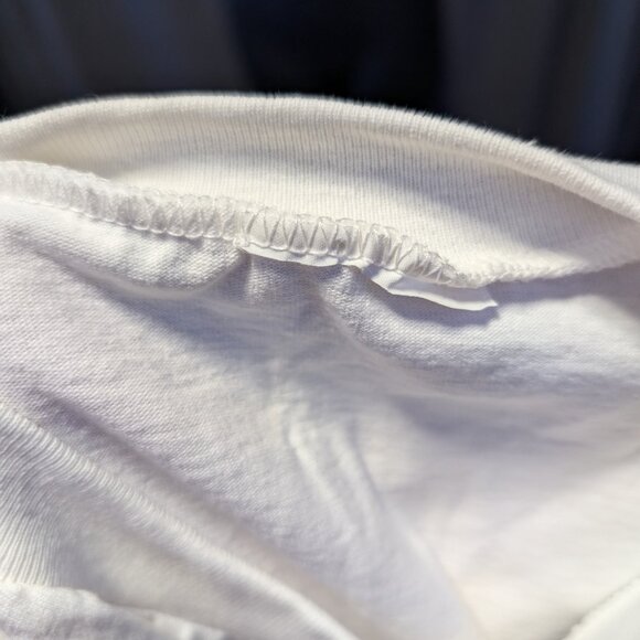 Tommy Got No Fingers Psycho Chihuahua Cancun Mexico T-Shirt - Picture 3 of 3